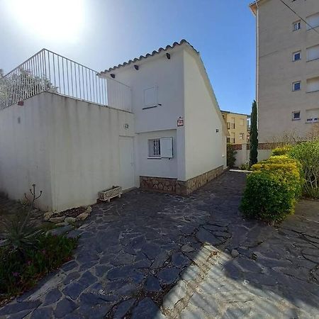 Nautilus Agradable Villa A 5 Minutos A Pie De La Playa Ρόζες Εξωτερικό φωτογραφία