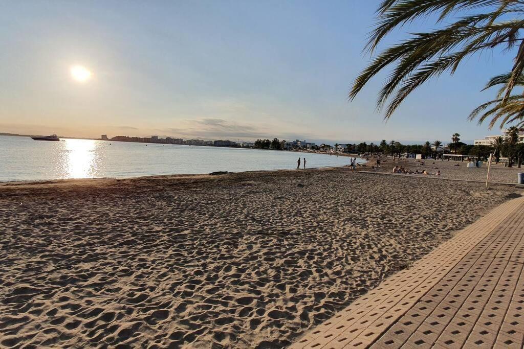 Nautilus Agradable Villa A 5 Minutos A Pie De La Playa Ρόζες Εξωτερικό φωτογραφία