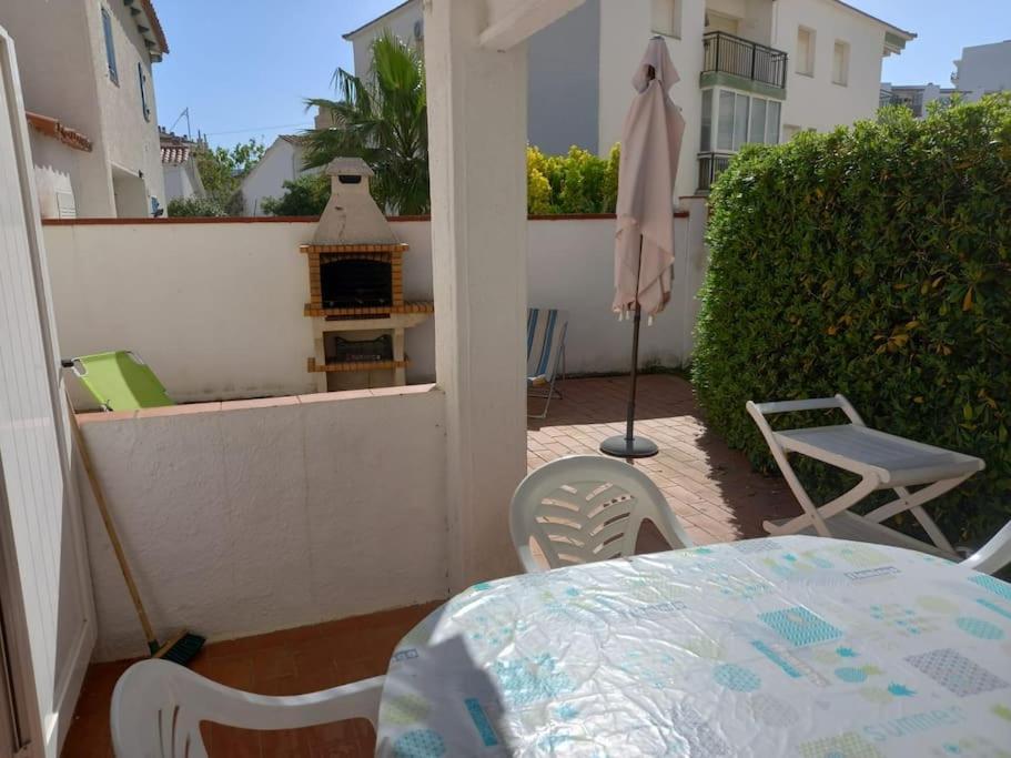 Nautilus Agradable Villa A 5 Minutos A Pie De La Playa Ρόζες Εξωτερικό φωτογραφία