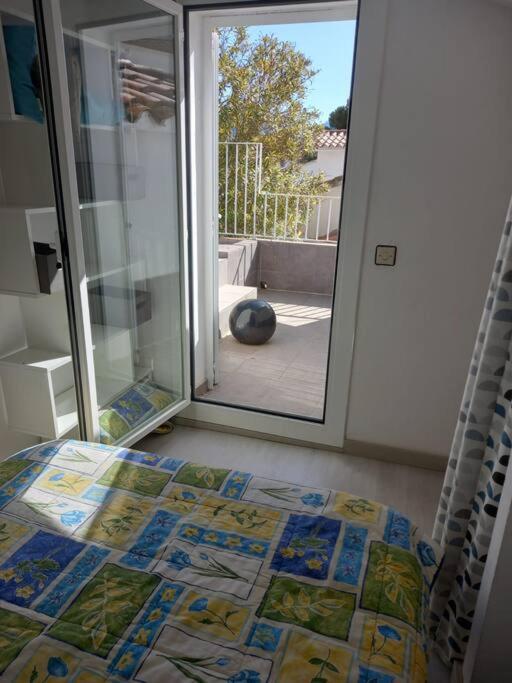 Nautilus Agradable Villa A 5 Minutos A Pie De La Playa Ρόζες Εξωτερικό φωτογραφία