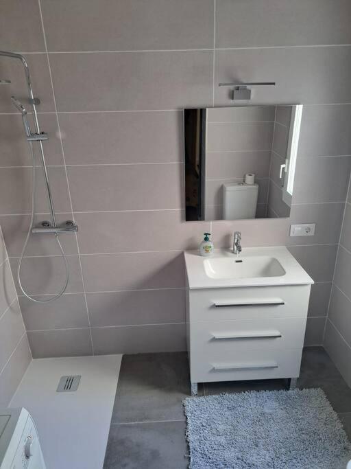 Nautilus Agradable Villa A 5 Minutos A Pie De La Playa Ρόζες Εξωτερικό φωτογραφία